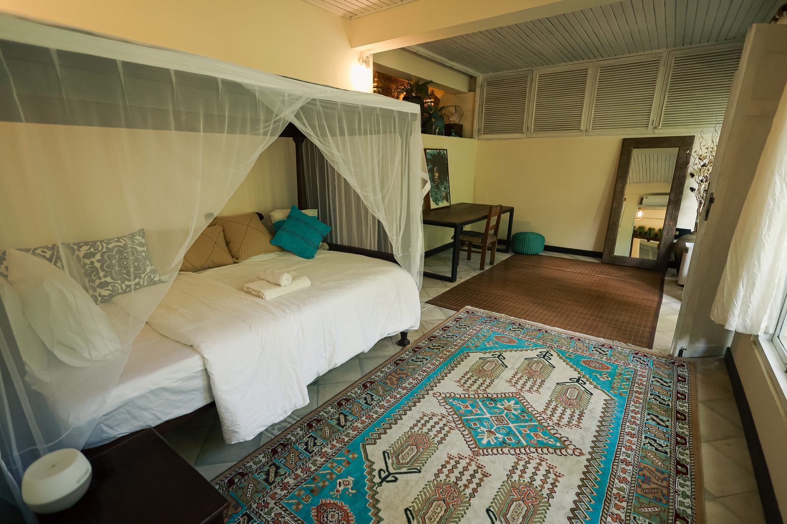 Twin room with two separate beds